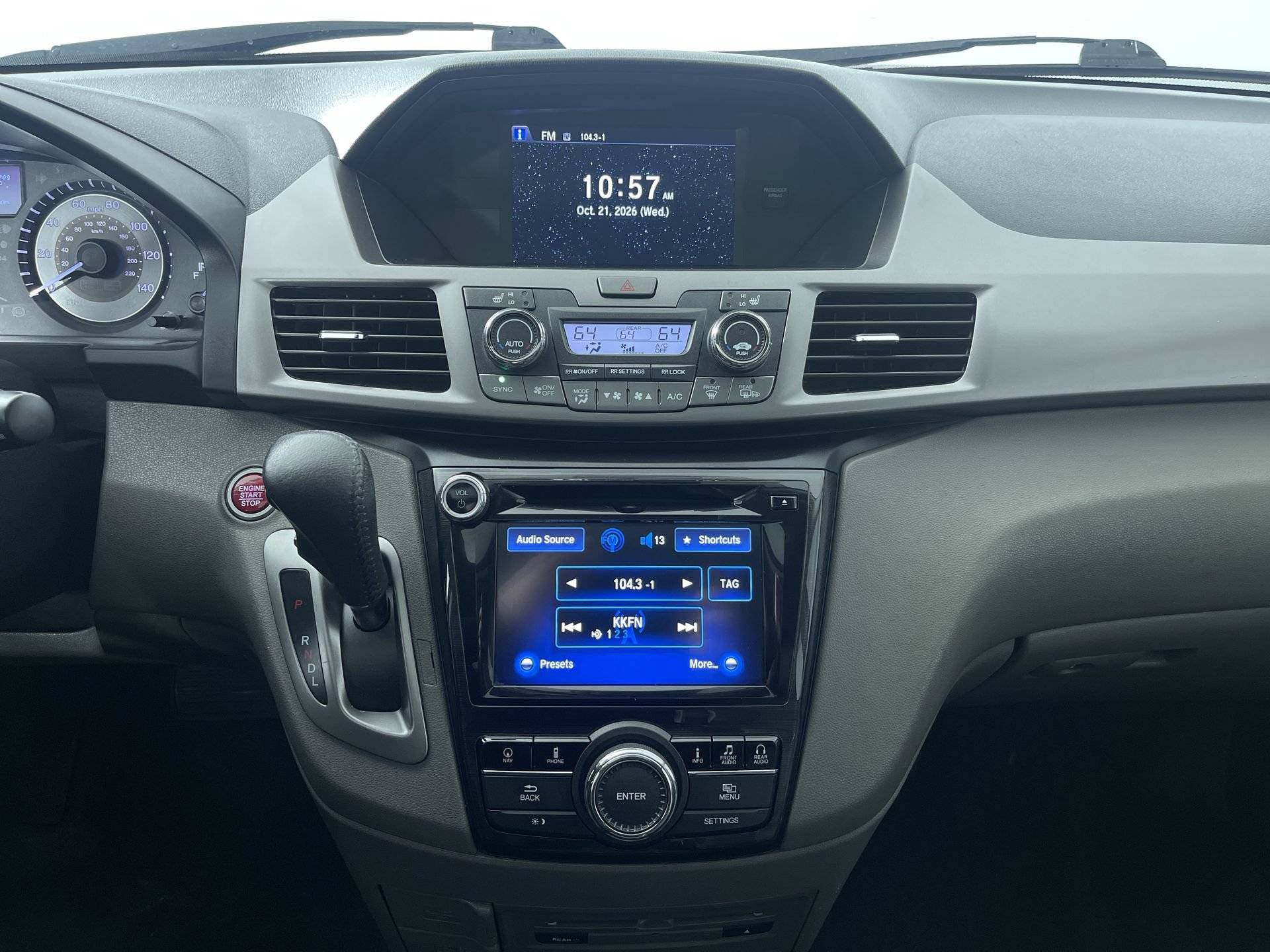 Used 2015 Honda Odyssey Touring Elite image 17