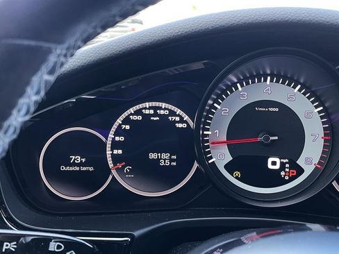 Used 2018 Porsche Panamera 4 image 25