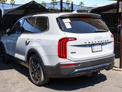 Used 2022 Kia Telluride SX w/ SX Prestige Package image 5
