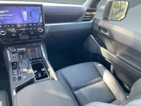 Used 2024 Lexus GX 550 w/ Cold Area Package image 29