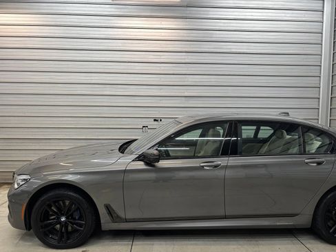 Used 2019 BMW 750i xDrive w/ Executive Package AWD/4WD image 3