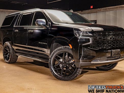 Used 2023 Chevrolet Suburban Premier w/ Max Trailering Package image 1