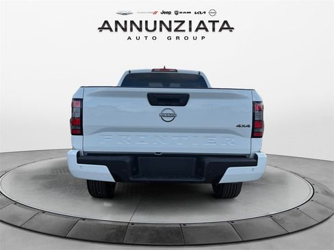 Certified 2025 Nissan Frontier SV image 4