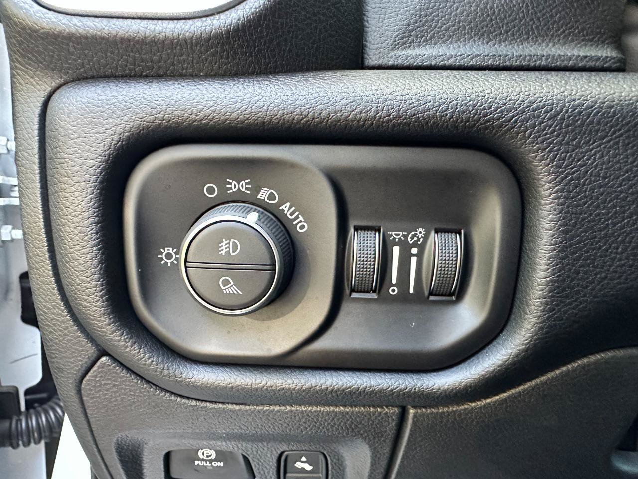Used 2022 RAM 1500 Laramie w/ Sport Appearance Package AWD/4WD image 31