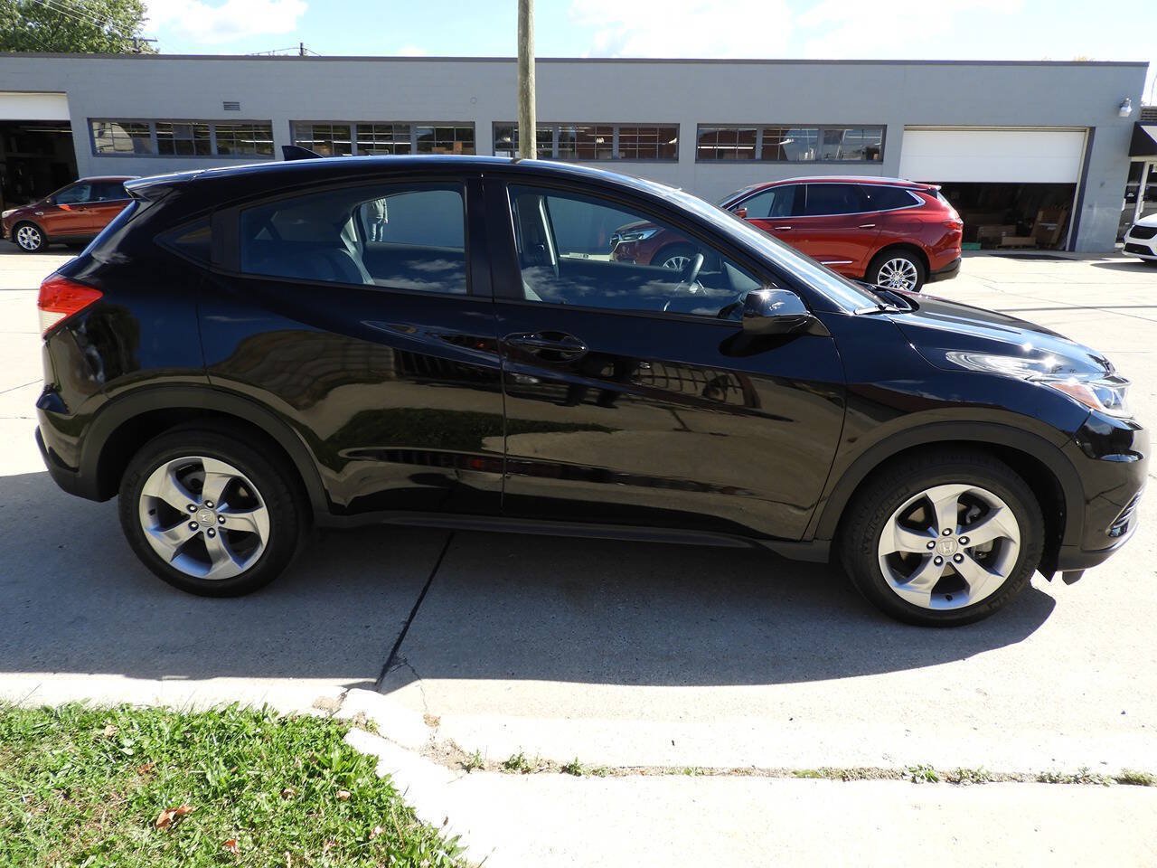 Used 2020 Honda HR-V LX image 9