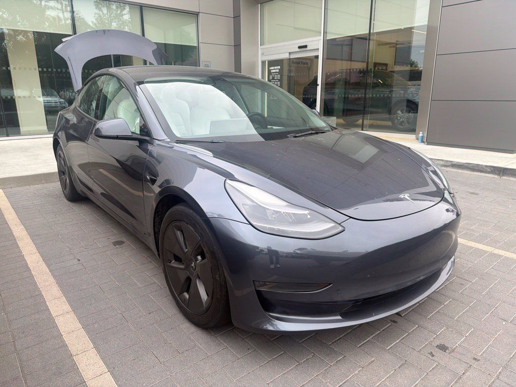 Used 2023 Tesla Model 3 Standard Range RWD image 2