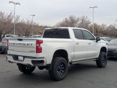 Used 2021 Chevrolet Silverado 1500 High Country w/ Technology Package image 3