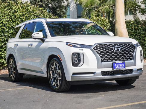 Used 2021 Hyundai Palisade Calligraphy w/ Winter Package FWD image 3