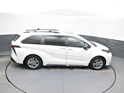 Certified 2023 Toyota Sienna XSE w/ XSE Plus Package image 40