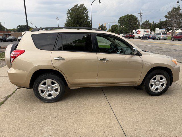 Used 2012 Toyota RAV4 4WD w/ Value Pkg image 4