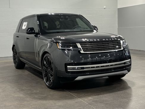 New 2026 Land Rover Range Rover Long Wheelbase SE AWD/4WD image 11