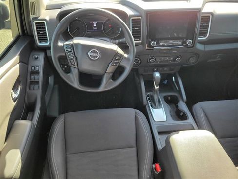 Used 2022 Nissan Frontier SV w/ Technology Package image 12