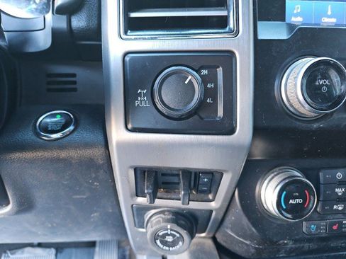 Used 2020 Ford F250 Platinum w/ FX4 Off-Road Package image 19