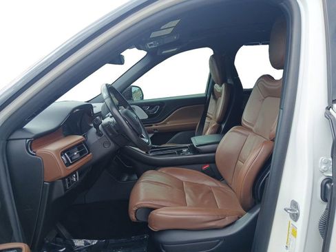 Used 2023 Lincoln Aviator Reserve w/ Equipment Group 201A image 9