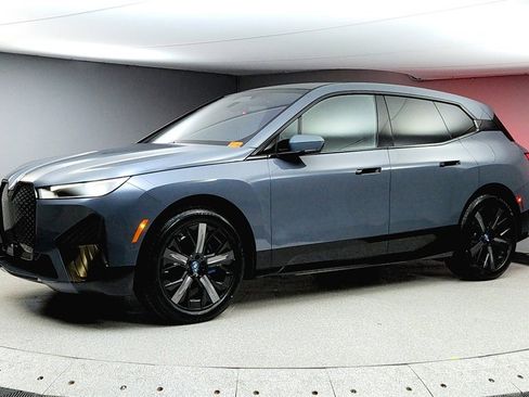 Used 2025 BMW iX xDrive50 w/ Premium Package image 3