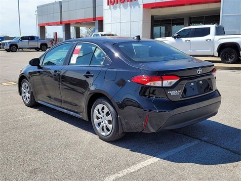 Used 2025 Toyota Corolla LE image 5