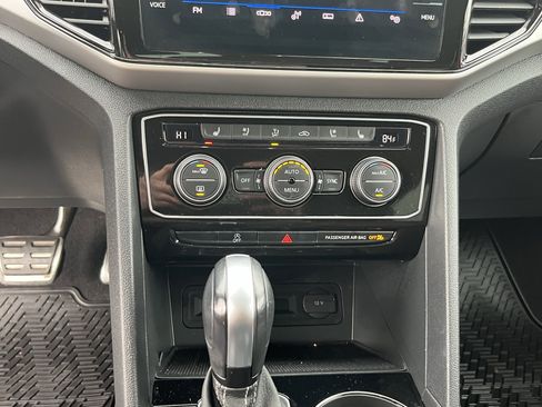 Used 2023 Volkswagen Atlas Cross Sport SEL Premium R-Line image 24