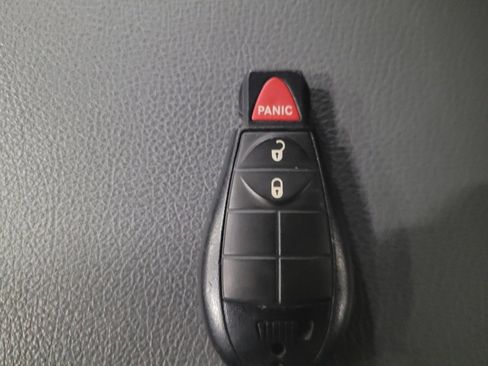 Used 2017 RAM 1500 Express image 32