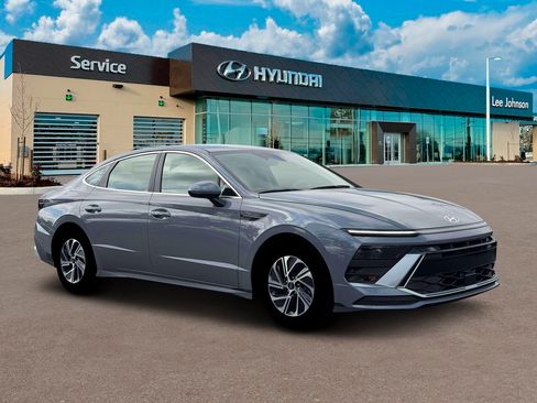 New 2026 Hyundai Sonata Blue FWD image 10