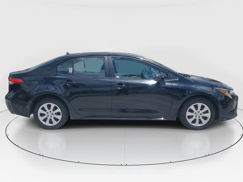 Used 2024 Toyota Corolla LE FWD image 2