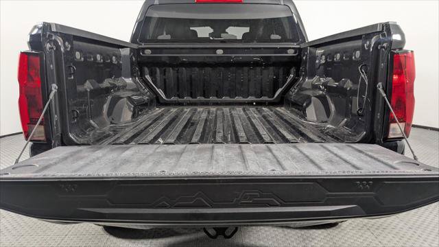 Used 2023 Chevrolet Colorado W/T RWD image 18