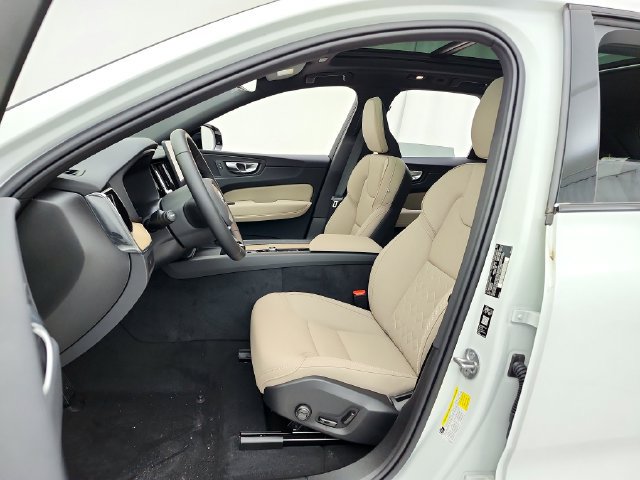 New 2026 Volvo XC60 B5 Plus w/ Protection Package Premier AWD/4WD image 21