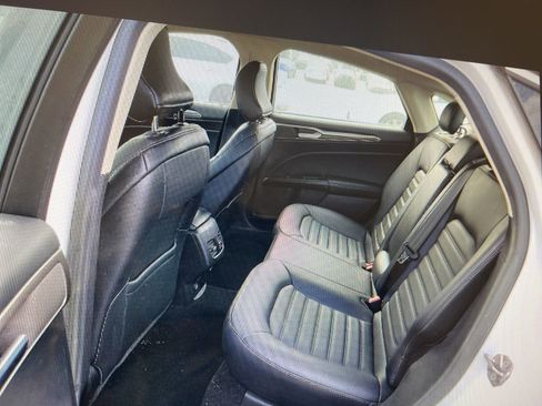 Used 2018 Ford Fusion SE w/ Equipment Group 602A image 7