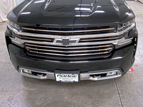 Used 2021 Chevrolet Silverado 1500 High Country w/ Technology Package image 16