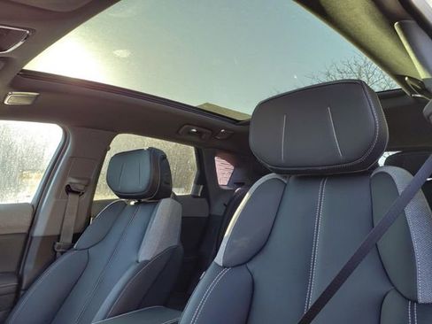 New 2025 Cadillac Optiq Luxury 1 image 28