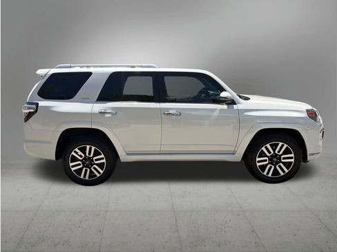 Used 2022 Toyota 4Runner Limited AWD/4WD image 6