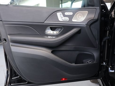 Used 2025 Mercedes-Benz GLS 450 4MATIC w/ AMG Line Exterior image 13