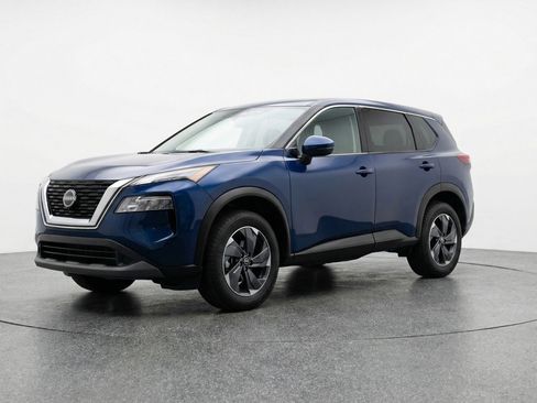 Used 2025 Nissan Rogue SV image 3