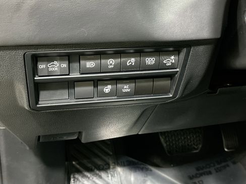 Used 2023 Toyota Tundra Platinum image 17