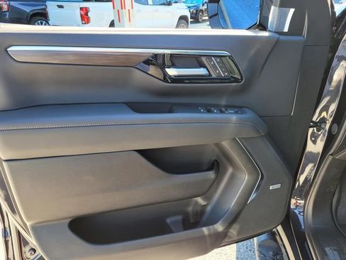 New 2026 Chevrolet Suburban Z71 w/ Comfort Package image 13