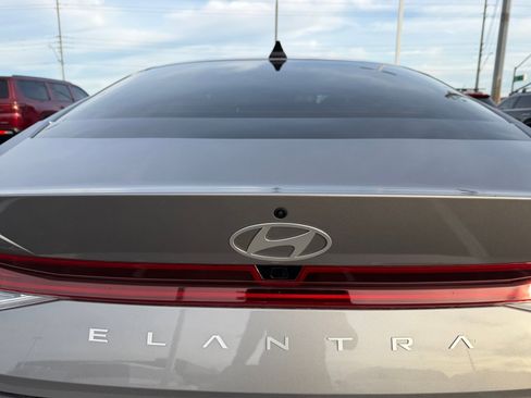 Certified 2024 Hyundai Elantra SEL w/ Convenience Package image 24