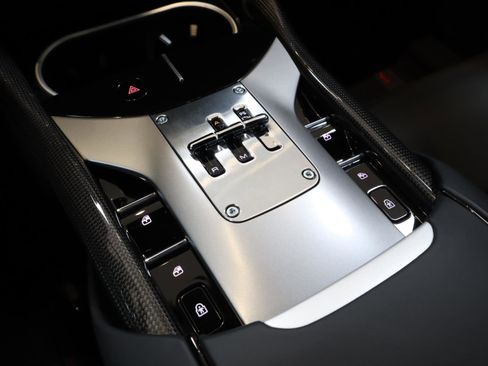 Certified 2025 Ferrari Purosangue image 32