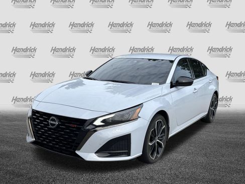 Used 2023 Nissan Altima 2.5 SR FWD image 6