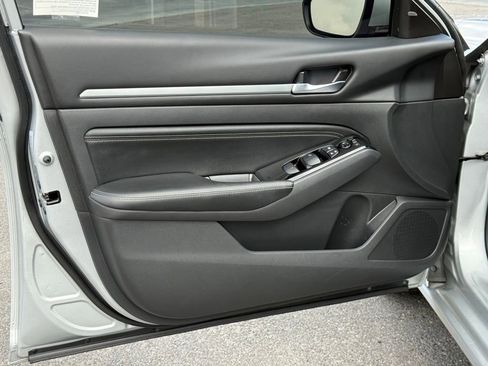 Used 2023 Nissan Altima 2.5 SL FWD image 16