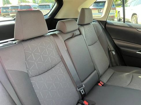 Used 2021 Toyota RAV4 XLE AWD/4WD image 18
