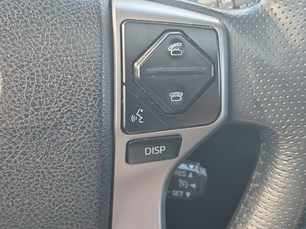 Used 2018 Toyota 4Runner Limited AWD/4WD image 25
