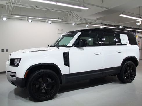 Used 2023 Land Rover Defender 110 S AWD/4WD image 3