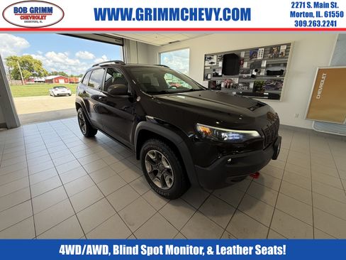 Used 2020 Jeep Cherokee Trailhawk w/ Cold Weather Group AWD/4WD image 1