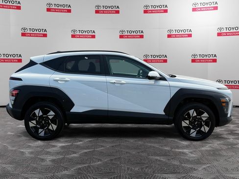 Used 2024 Hyundai Kona SEL AWD/4WD image 4