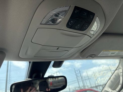 Used 2017 Chrysler Pacifica Touring-L FWD image 28