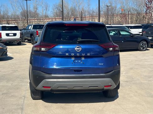 Used 2023 Nissan Rogue SV image 11