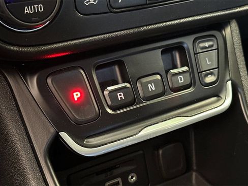 Used 2020 GMC Terrain SLT w/ Preferred Package image 22