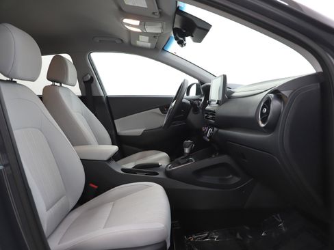 Used 2023 Hyundai Kona SEL image 11