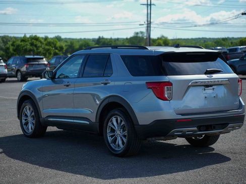 Used 2023 Ford Explorer XLT w/ Equipment Group 202A AWD/4WD image 7