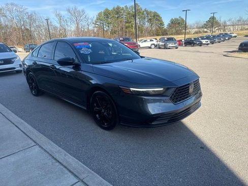 Certified 2025 Honda Accord SE image 6