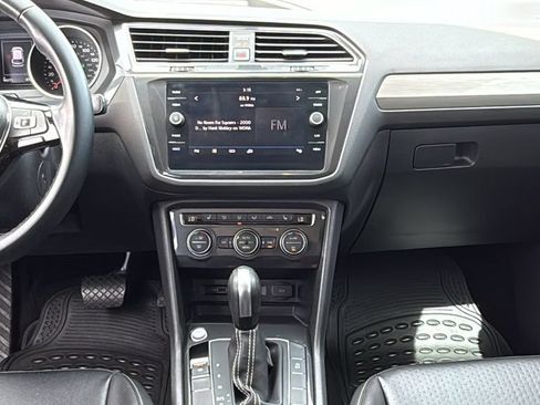 Used 2019 Volkswagen Tiguan SE FWD image 34